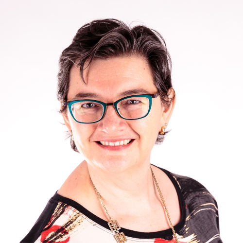 Head and shoulders photo of Helen Murray
